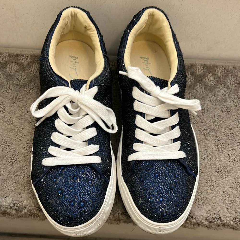 Betsy Johnson Sidny in Navy. Women’s Size 7.